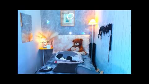 Snapshot of service_me711 chatting on 02/18/26, 03:52 call me MILES online show from 02/18/26, 03:52