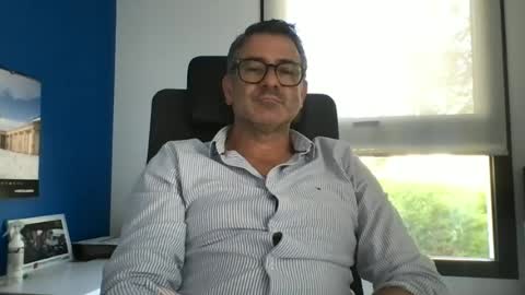 Snapshot of sesamechris92 chatting on 07/01/26, 04:07 sesamechris92 online show from 07/01/26, 04:07