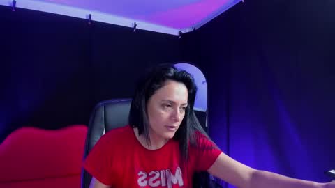 LUCERO online show from 10/12/25, 04:33