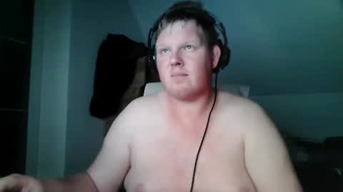 Snapshot of setcuna chatting on 11/21/25, 09:57 setcuna online show from 11/21/25, 09:57