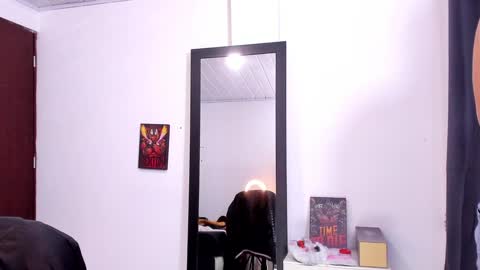 Snapshot of setsuna_10 chatting on 01/01/25, 01:04 david online show from 01/01/25, 01:04