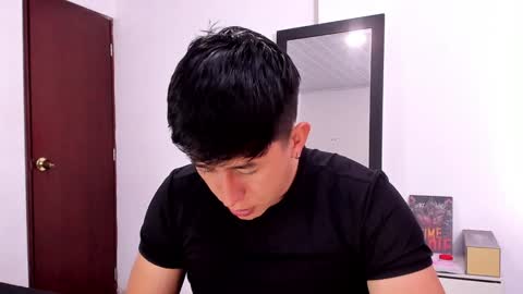 Snapshot of setsuna_10 chatting on 01/13/25, 09:20 david online show from 01/13/25, 09:20