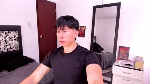 Snapshot of setsuna_10 chatting on 02/25/25, 07:47 david online show from 02/25/25, 07:47