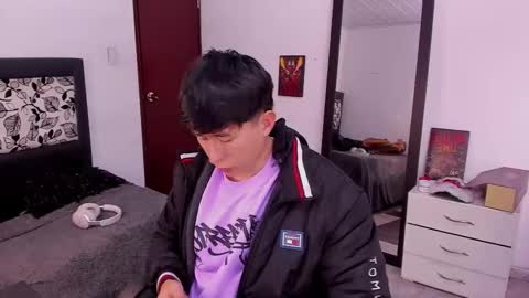 Snapshot of setsuna_10 chatting on 03/04/25, 08:05 david online show from 03/04/25, 08:05