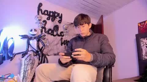 Snapshot of setsuna_10 chatting on 11/01/25, 11:18 david online show from 11/01/25, 11:18