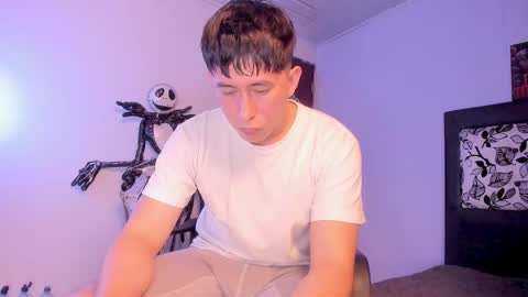 Snapshot of setsuna_10 chatting on 11/12/25, 12:55 david online show from 11/12/25, 12:55