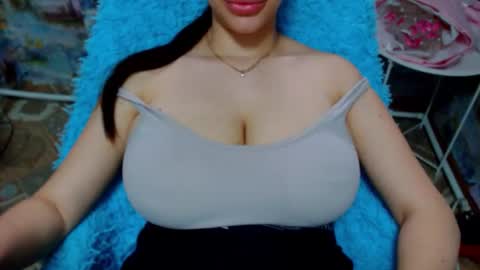 seu_cute online show from 09/13/25, 10:37