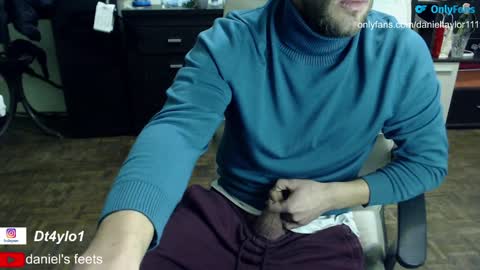 Snapshot of sexandsexy1999 chatting on 01/12/25, 10:12 Daniel Taylor online show from 01/12/25, 10:12