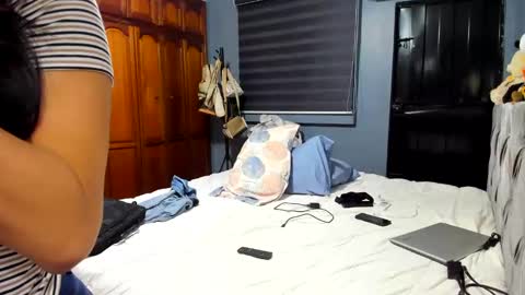 Snapshot of sexefantasia chatting on 10/26/25, 12:49 HEY GUYS KEVIAM I MY NEW TWITTER IS anitalautter26 imstagran anitalautter26 officialOFanitalautter online show from 10/26/25, 12:49