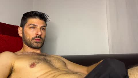 Snapshot of sexfriendch chatting on 12/31/24, 01:47 Lucenzo online show from 12/31/24, 01:47