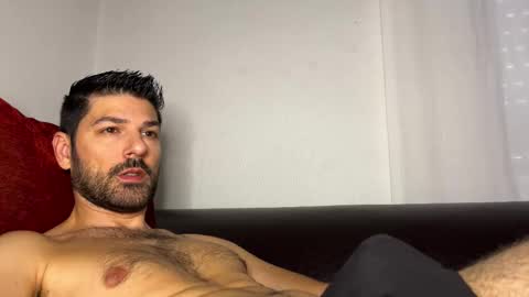 Snapshot of sexfriendch chatting on 10/29/25, 08:49 Lucenzo online show from 10/29/25, 08:49