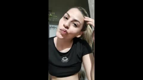 monserat y thony online show from 04/12/26, 02:38