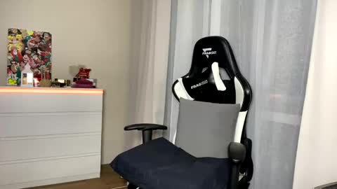 My name is Mia whats yours online show from 02/11/25, 10:39