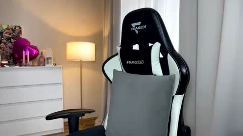 My name is Mia whats yours online show from 09/22/25, 10:06