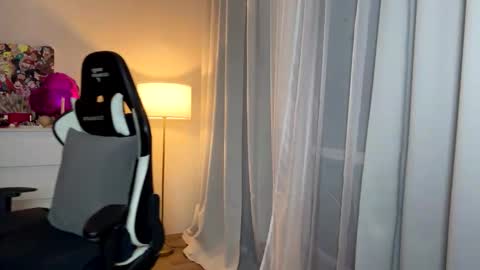 My name is Mia whats yours online show from 10/14/25, 04:08