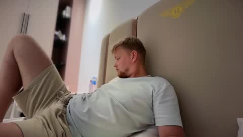 Max Leman online show from 02/25/26, 01:32