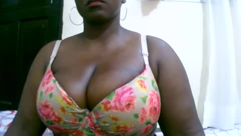 Snapshot of sexxi_ebony chatting on 09/10/25, 02:22 sexxi_ebony online show from 09/10/25, 02:22