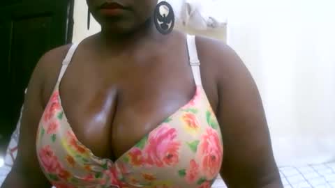 Snapshot of sexxi_ebony chatting on 09/20/25, 12:50 sexxi_ebony online show from 09/20/25, 12:50