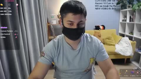 Snapshot of sexxxdickbig chatting on 04/30/26, 08:57 Tommy online show from 04/30/26, 08:57