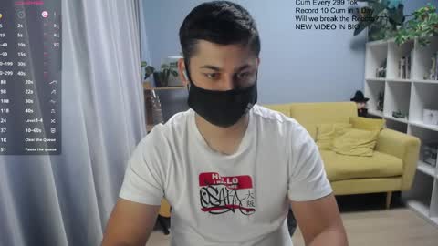 Snapshot of sexxxdickbig chatting on 05/14/26, 09:05 Tommy online show from 05/14/26, 09:05