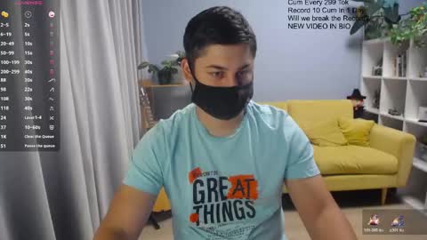 Snapshot of sexxxdickbig chatting on 05/17/26, 08:01 Tommy online show from 05/17/26, 08:01
