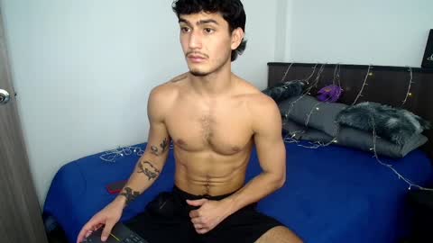 Snapshot of sexxxyjuan99 chatting on 04/12/26, 04:56 JUAN online show from 04/12/26, 04:56