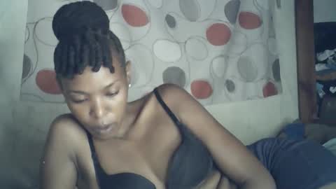 sexxy_curvy23 online show from 02/17/26, 03:36