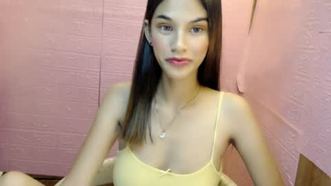 Snapshot of sexxy_dahlia chatting on 06/24/26, 05:28 Dahlia online show from 06/24/26, 05:28