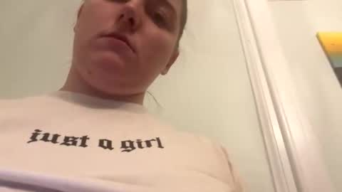 sexxy_eyes24 online show from 06/02/26, 01:07