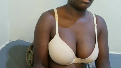 sexxy_maya1 online show from 03/18/26, 08:01