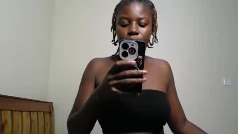 Snapshot of sexxybadie chatting on 02/19/26, 12:12 Sexxy babe online show from 02/19/26, 12:12