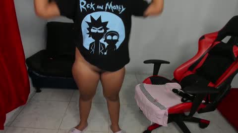 Snapshot of sexxyhot23 chatting on 12/22/24, 04:28 LINDA online show from 12/22/24, 04:28