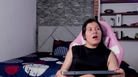 Snapshot of sexxyy_couple_ chatting on 02/26/26, 06:23 Sexxy-Couple online show from 02/26/26, 06:23