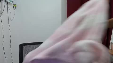 sexxyyesladyboyxxxx online show from 05/15/26, 02:35