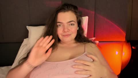 Snapshot of sexy__lizzy__ chatting on 01/10/25, 09:53 Hello dear. I will be glad to meet you. see you soon. online show from 01/10/25, 09:53