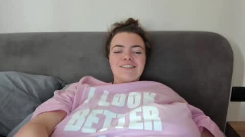 Snapshot of sexy__lizzy__ chatting on 10/21/25, 11:11 Hello dear. I will be glad to meet you. see you soon. online show from 10/21/25, 11:11