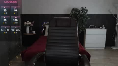 Snapshot of sexy_alexxia chatting on 09/17/25, 11:34 Alexia online show from 09/17/25, 11:34