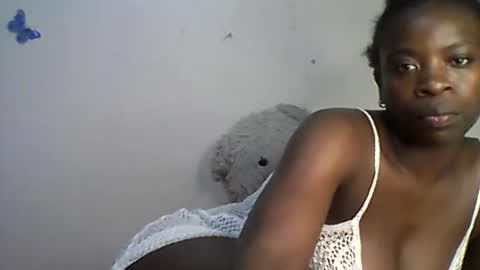Snapshot of sexy_annbel chatting on 06/19/26, 12:04 Ann online show from 06/19/26, 12:04