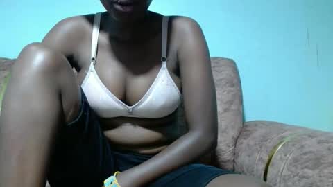 Snapshot of sexy_batush04 chatting on 02/15/26, 05:48 sexy_batush04 online show from 02/15/26, 05:48