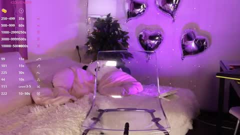 Lina online show from 02/15/25, 11:47