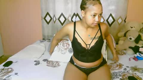 sexy_bluegirl online show from 10/05/25, 08:12