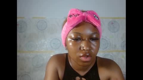 sexy_bluey247 online show from 09/15/25, 02:22