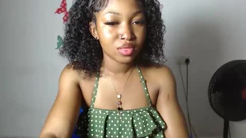 sexy_bluey247 online show from 11/25/25, 08:03