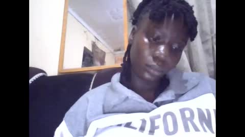 sexy_butty01 online show from 04/03/26, 06:39