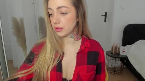 Snapshot of sexy_coralie chatting on 01/31/25, 08:54 C o r a l i e online show from 01/31/25, 08:54