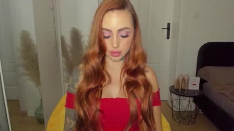 Snapshot of sexy_coralie chatting on 11/25/25, 06:08 C o r a l i e online show from 11/25/25, 06:08