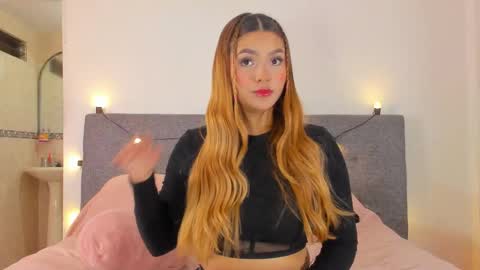 Snapshot of sexy_couple_xx1 chatting on 01/07/26, 04:04 sexy_couple_xx1 online show from 01/07/26, 04:04