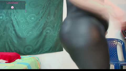 karla           instagram  online show from 11/23/25, 05:02