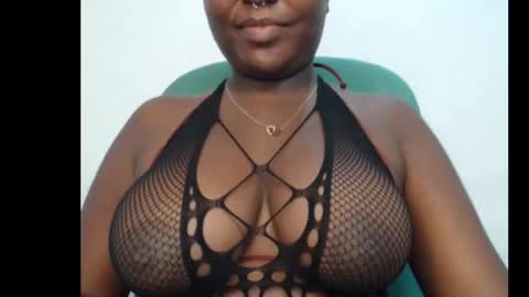Snapshot of sexy_ebony12 chatting on 11/26/25, 10:05 Racheal online show from 11/26/25, 10:05