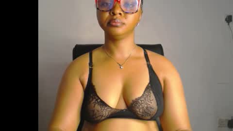 Snapshot of sexy_ebonygirl_ chatting on 02/06/26, 09:29 Clara online show from 02/06/26, 09:29